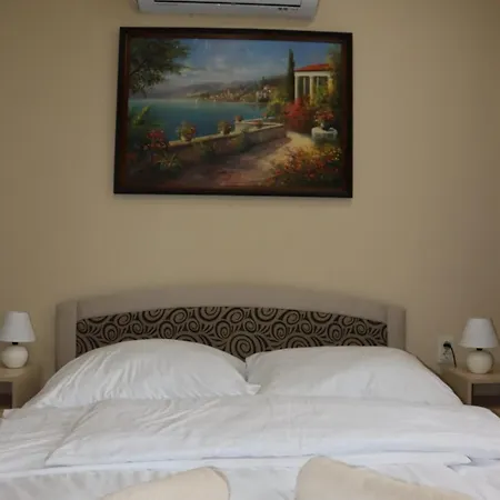 Kincsem Vendeghaz Apartament *